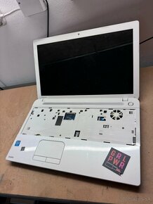 Predám pokazený notebook na náhradné diely zn.TOSHIBA C55 - 2
