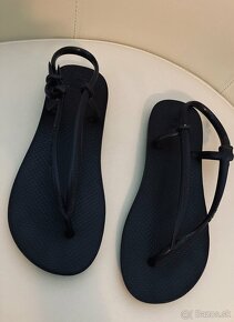 Havaianas šľapky čierne , stav ako nové - 2