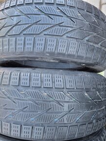 235/55R17 - 2