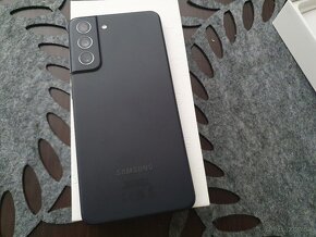 Samsung S21 FE - 2