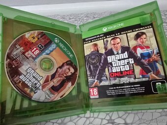 GTA V premium edicia Xbox One - 2