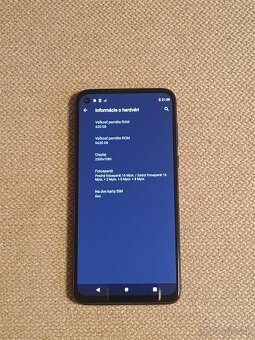 Motorola Moto G8 Power - 2