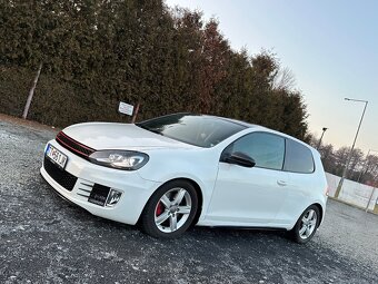 Volkswagen Golf 2.0 TFSI GTI - 2