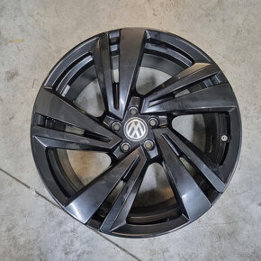 ALU Volkswagen Touareg disky 5x112 R20 ET33 - 2