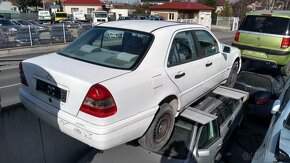 Lacno rozpredám Mercedes-Benz C W202 1993-2000 na ND - 2