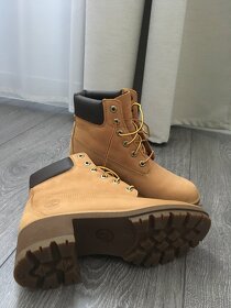 Predám dámske topánky Timberland - 2