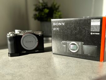 Sony A7C silver + príslušenstvo - 2