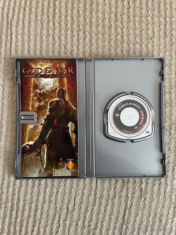 God of war: Chain of olympus (Sony PSP) - 2