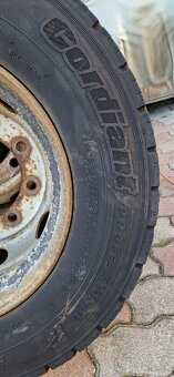 Predám pneu 245/70R19,5  136/134M zadné aj z diskami - 2