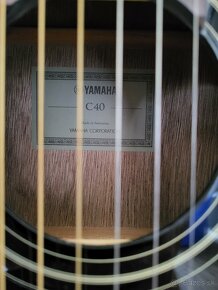 Yamaha C40II 4/4 Gloss Black - 2