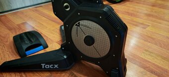 Cyklotrenažer Tacx Flux S Smart - 2