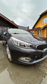 KIA CEED II 12- 1.6 CRDI  Kapota , dvere , naraznik , motor - 2