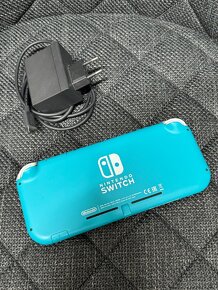 Nintendo switch lite blue - Dobrý stav + pokemon - 2