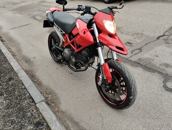 Predam DUCATI 796 HYPERMOTARD v tp 35 kW - 2