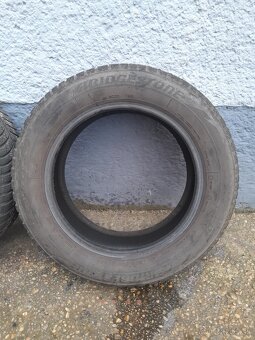 Predám zimné pneumatiky Bridgestone 205/60/R16 - 2