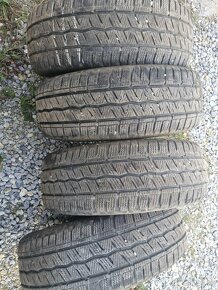 Zimne gumy Hankook 215/60 R17C - 2