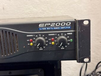 BEHRINGER EP2000 - 2