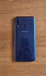 Samsung Galaxy A20e - 2