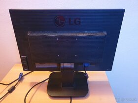 Monitor LG - 2