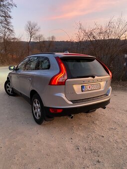 Predám/Vymením  Volvo xc60 2.4 diesel 4x4.. automat rok 2010 - 2