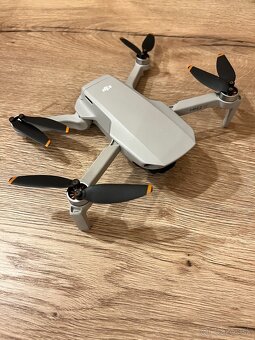 DJI Mini 2 SE Fly More Combo - 2