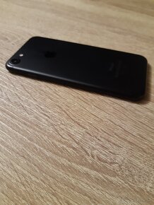 iPhone 7 / 128GB čierny TOP stav - 2