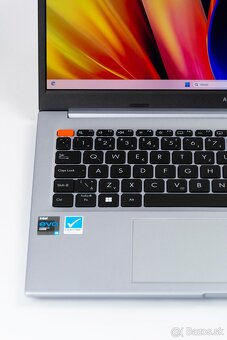 ASUS Vivobook S15 OLED - 2