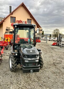 Malotraktor AGT 1060 Turbo + kabina otočné pracoviště, 56 HP - 2