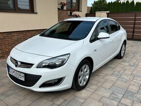 OPEL ASTRA sedan automat 1.6 benzín 85kW 93.000km - 2