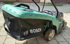 Kosačka  Bosch UniversalRotak 36-560 LI 36V - 2