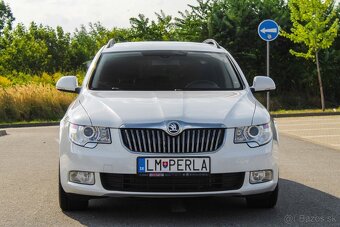 Škoda Superb Combi 2.0 TDI PD Ambition DSG - 2