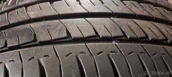 Predám 4ks pekné letné 235/65r16C Michelin na dodávku - 2