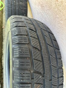 225/60 R17 - 2