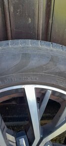 Pirelli 215/65 R17 99V - 2