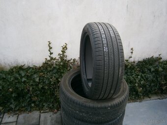 Predám 4x celoročné pneu Pirelli 235/50 R20 104WXL - 2