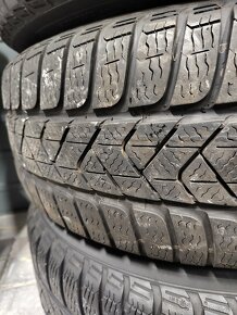 Predám zimné pneumatiky Pirelli 215/60 r16 - 2