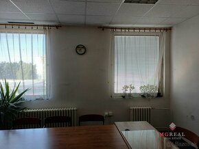 Predaj administratívnej budovy 878 m2 v Senici - 2