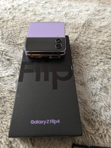 Samsung galaxy Z flip4 - 2