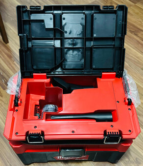 Milwaukee M18 FUEL ™ PACKOUT ™ mokrý / suchý vysávač - 2