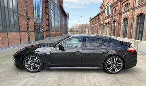 Porsche Panamera 3.0 - V6 ,8/2011 - 2