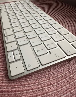 Apple Magic Keyboard White SK - 2