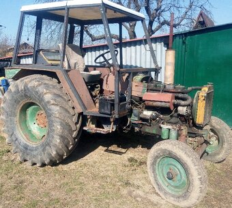 Predám traktor ZETOR stvorvalec, bez TP a ŠPZ.   Traktor poj - 2