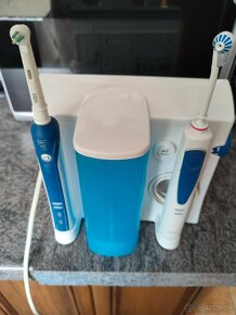 Zubná kefka zo zubnou sprchov-Braun Oral B - 2