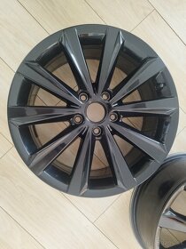 VW 5x112 R17 - Salamanca Black - 2