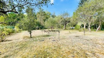 SLOVREAL: na predaj udržiavaná a rovinatá záhrada, Žiar nad  - 2