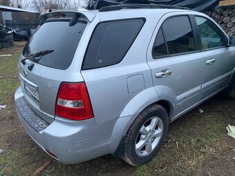 Rozpredam na Nahradne diely Kia Sorento 2,5 Crdi - 2