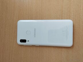 Samsung Galaxy A20e - 2