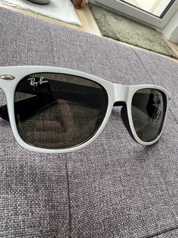 Ray-Ban slnečné okuliare s púzdrom a handričkou - 2