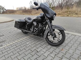 Harley Davidson Street Glide - 2