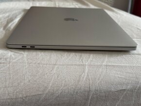 Macbook Pro 2019 16" 2,4GHz 64GB RAM 8GB 5600M 512GB SSD - 2